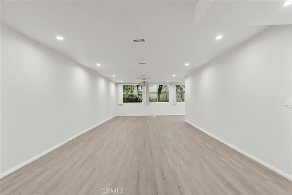 11044 Ophir Drive 304, Los Angeles, California 90024 home-pic-12